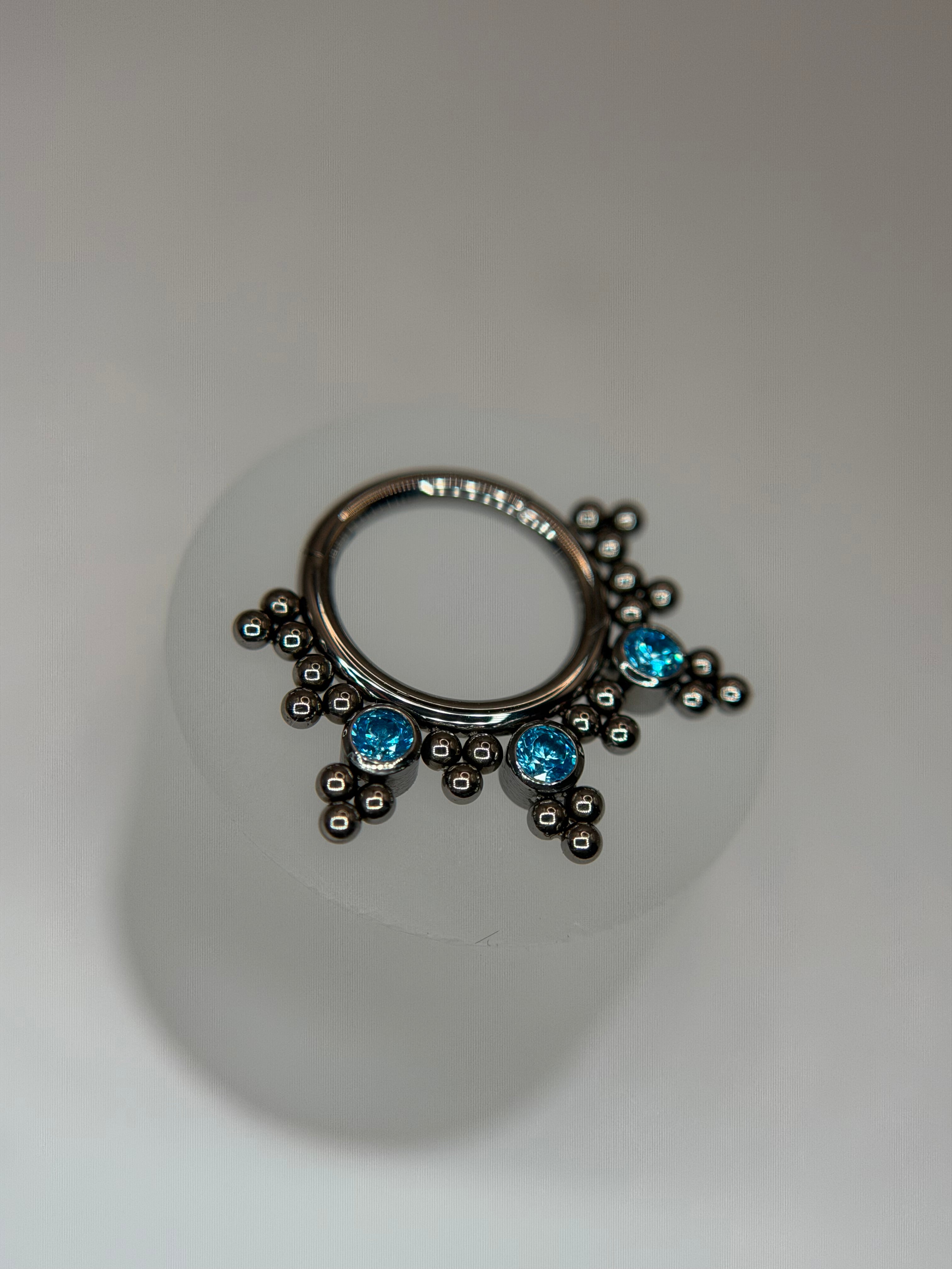 Argola clicker segmento indiano azul