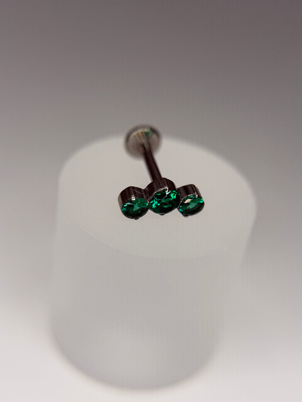 Labret Titanio Cluster 3 pedras