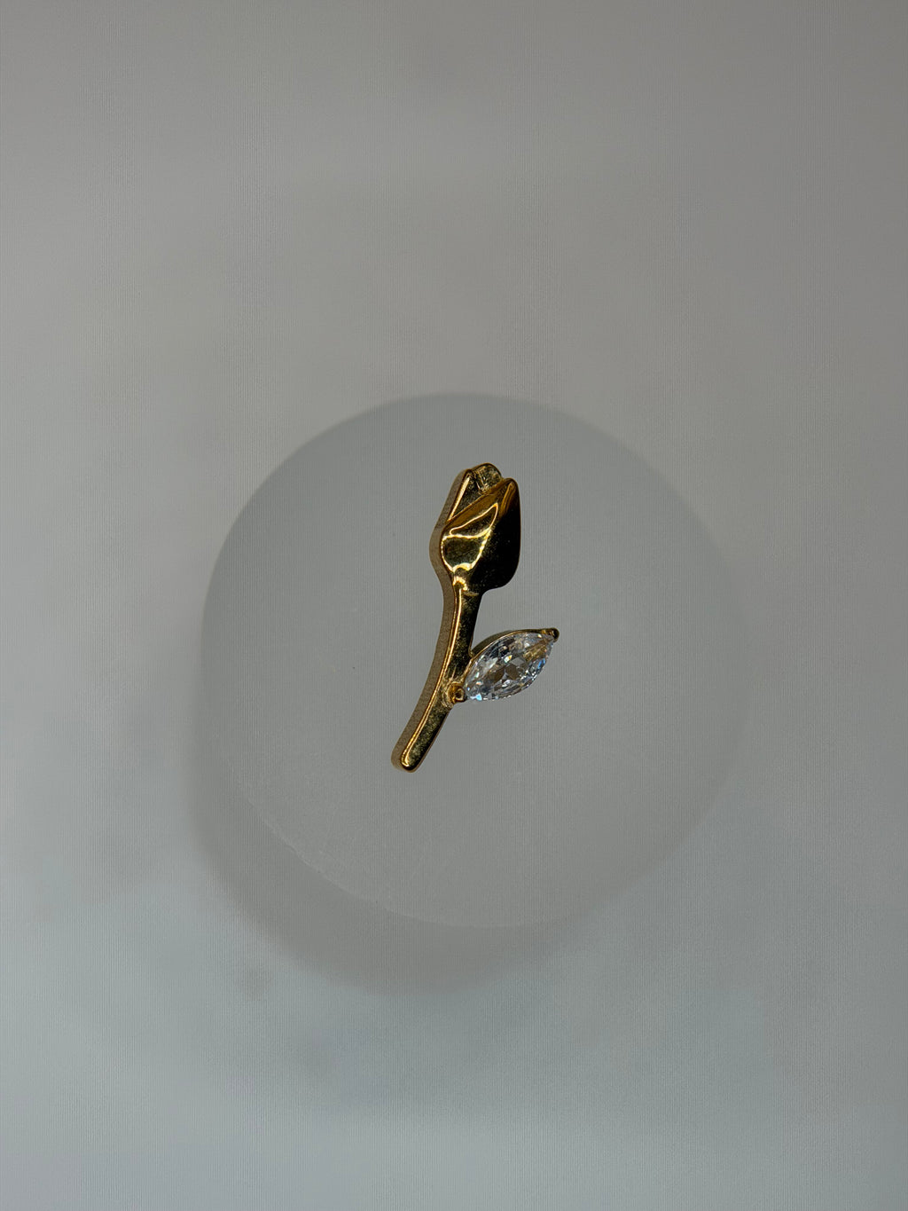 Labret Titânio Tulipa cravejada