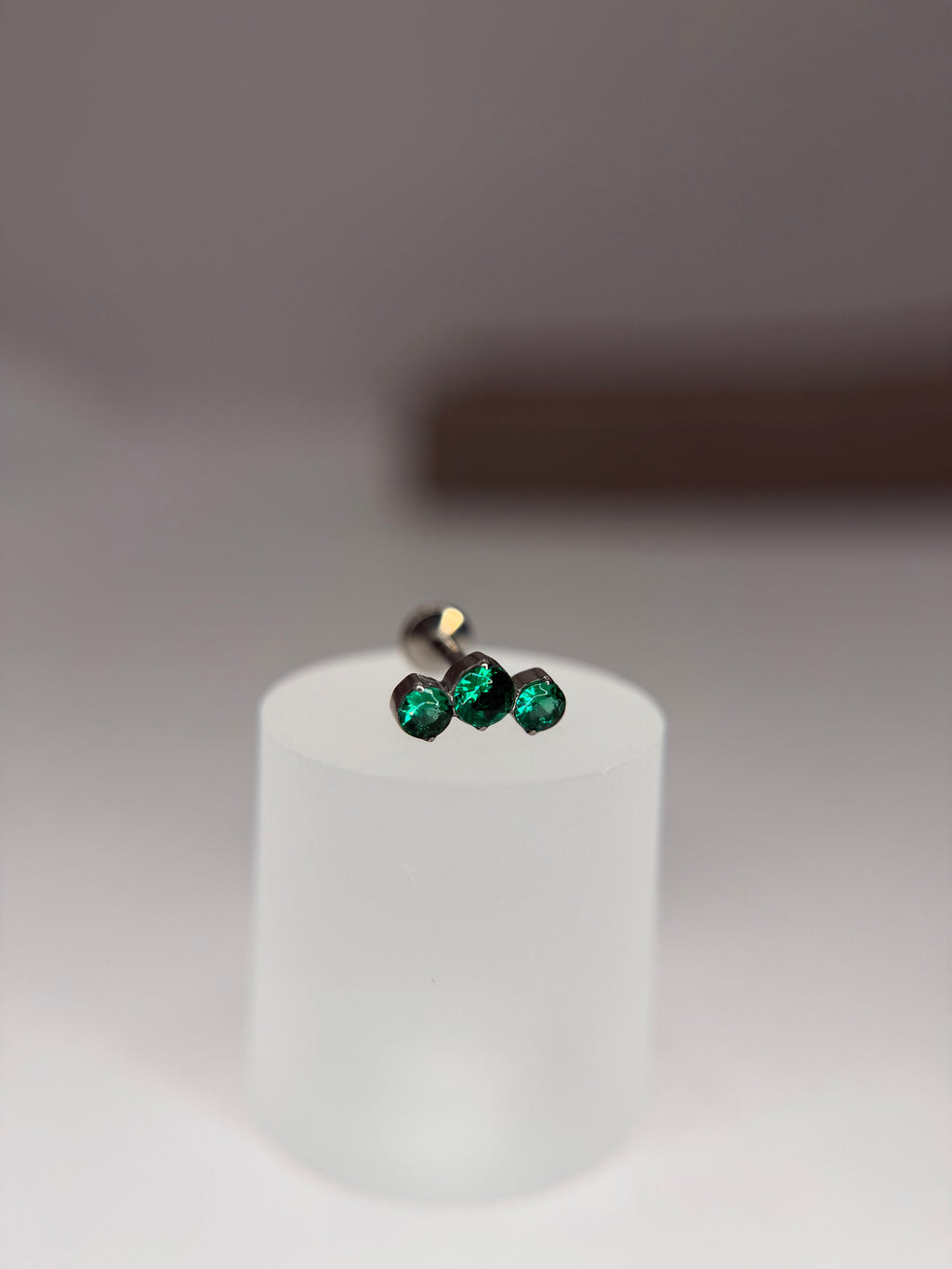 Labret Titanio Cluster 3 pedras