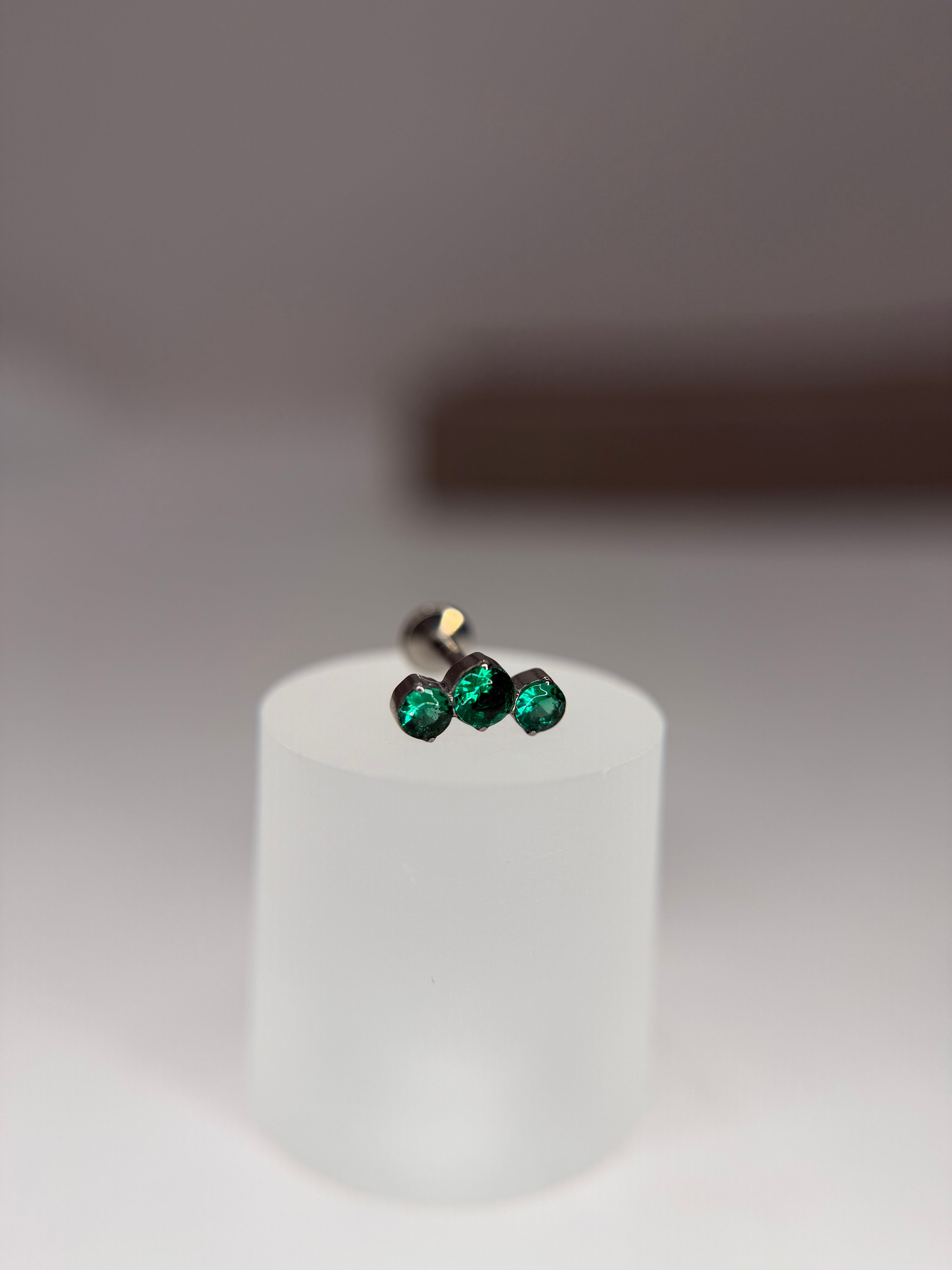 Labret Titanio Cluster 3 pedras