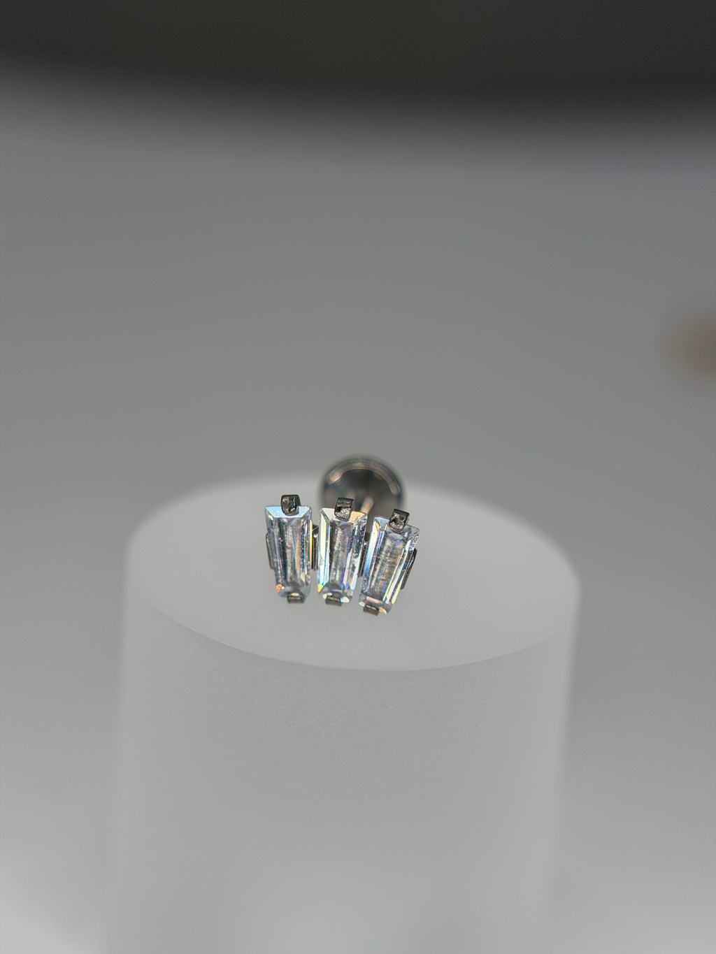 Labret cluster baguette