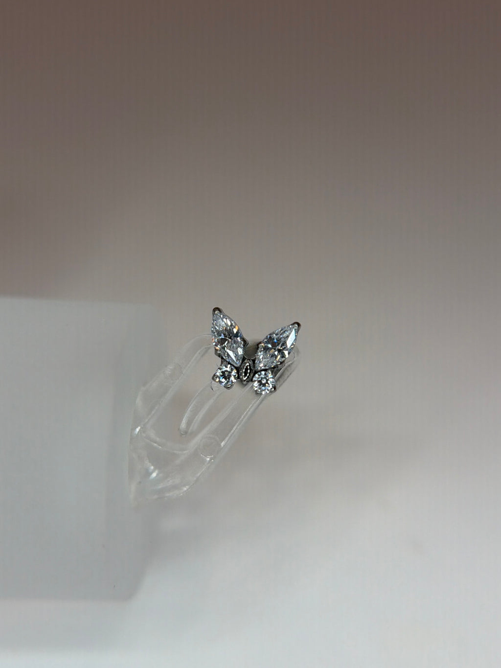 Labret Borboleta Cravejada luxo