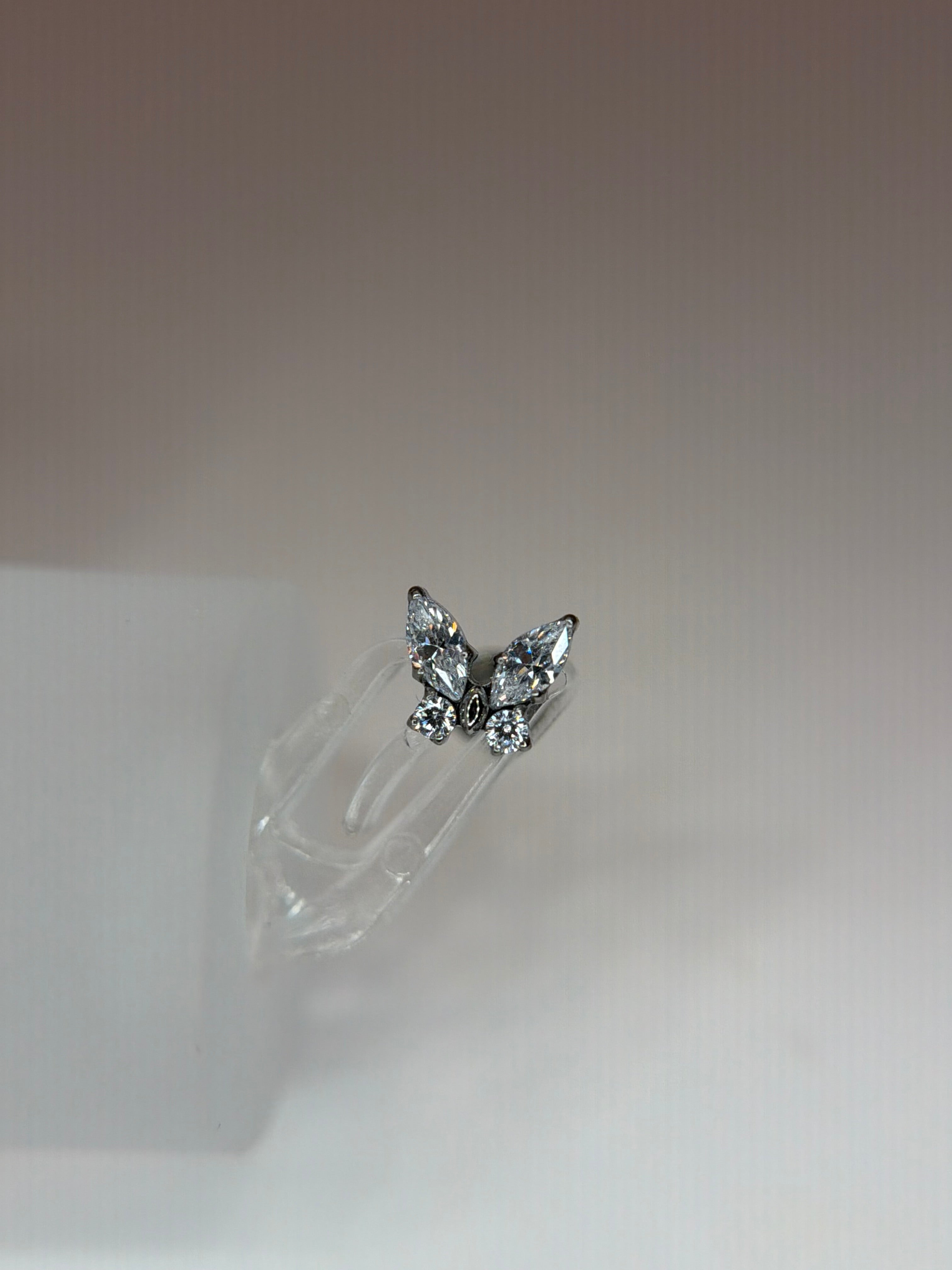 Labret Borboleta Cravejada luxo