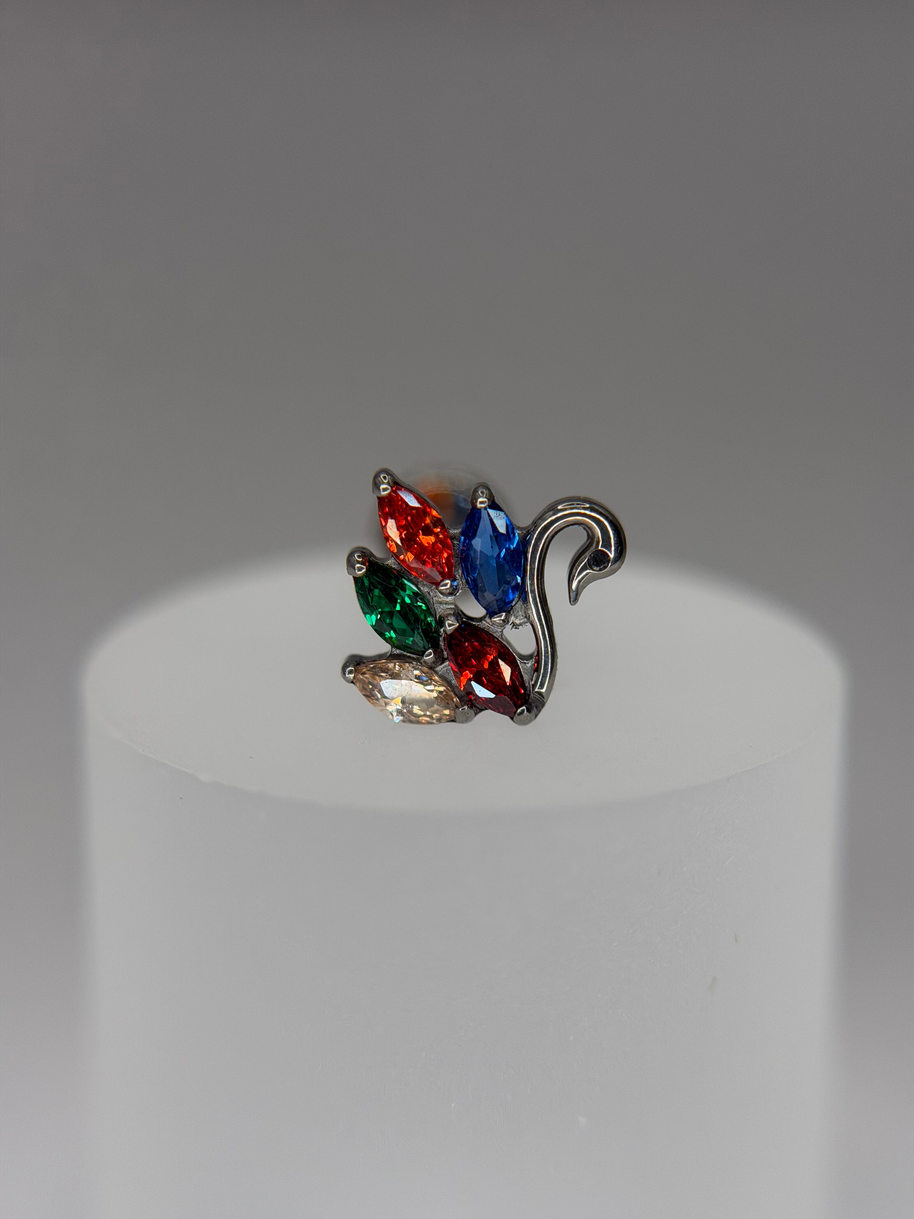 Labret Titânio Cisne color