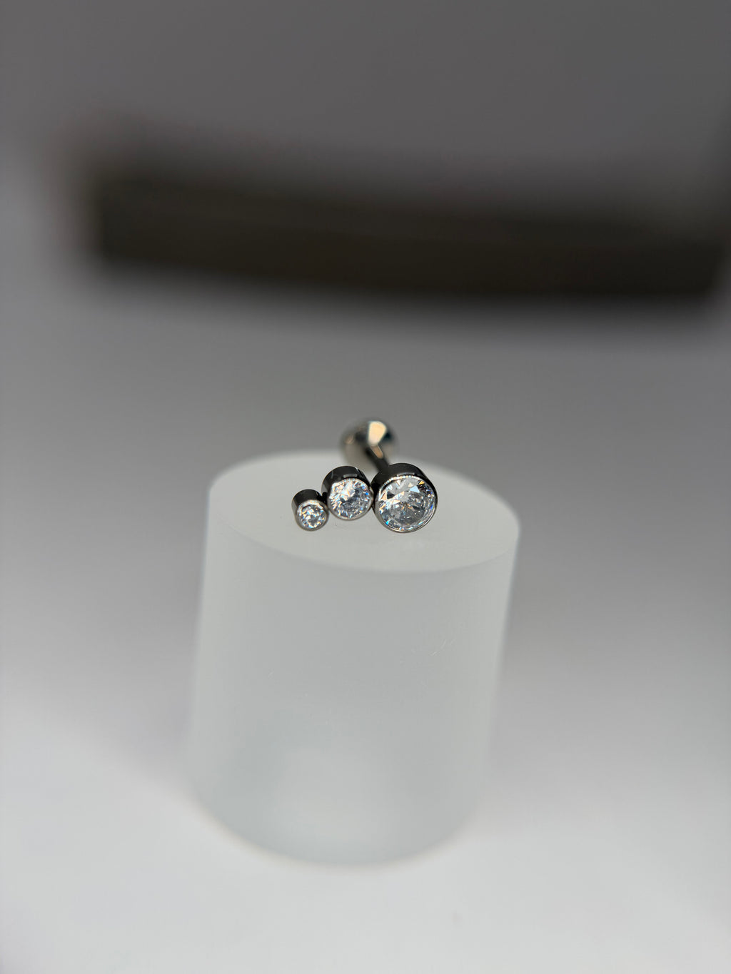 Labret Titânio Cluster