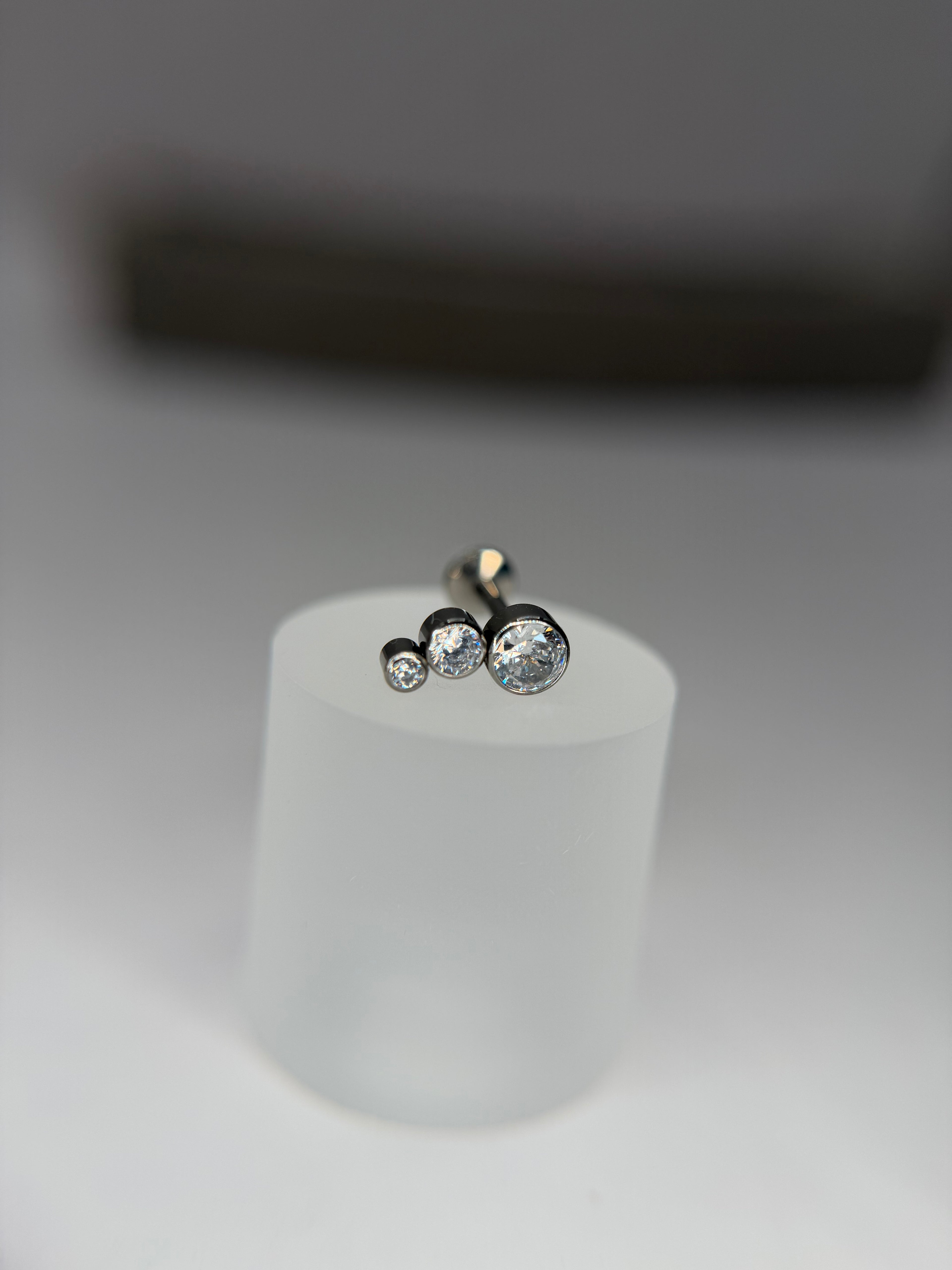 Labret Titânio Cluster