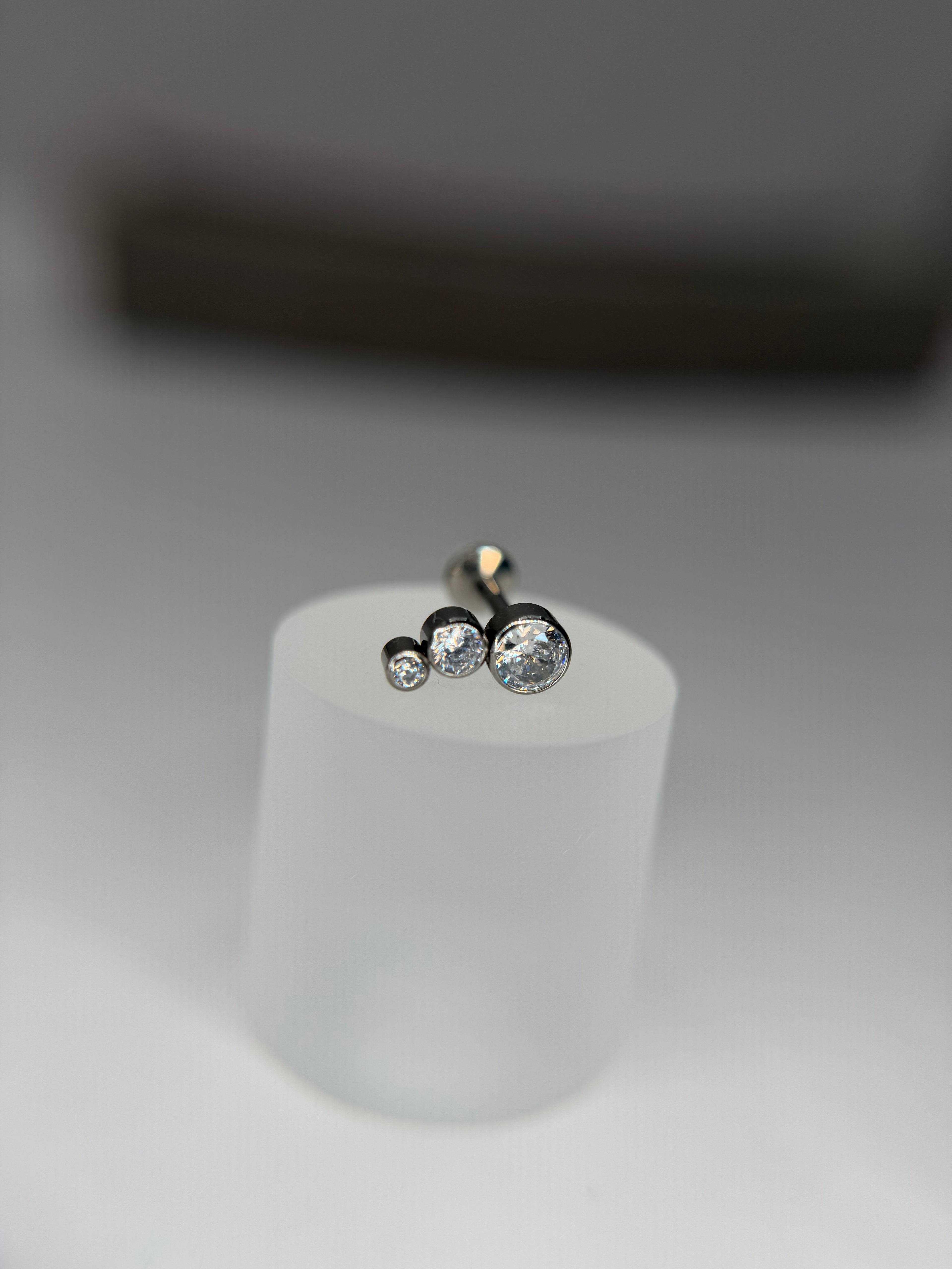 Labret Titânio Cluster