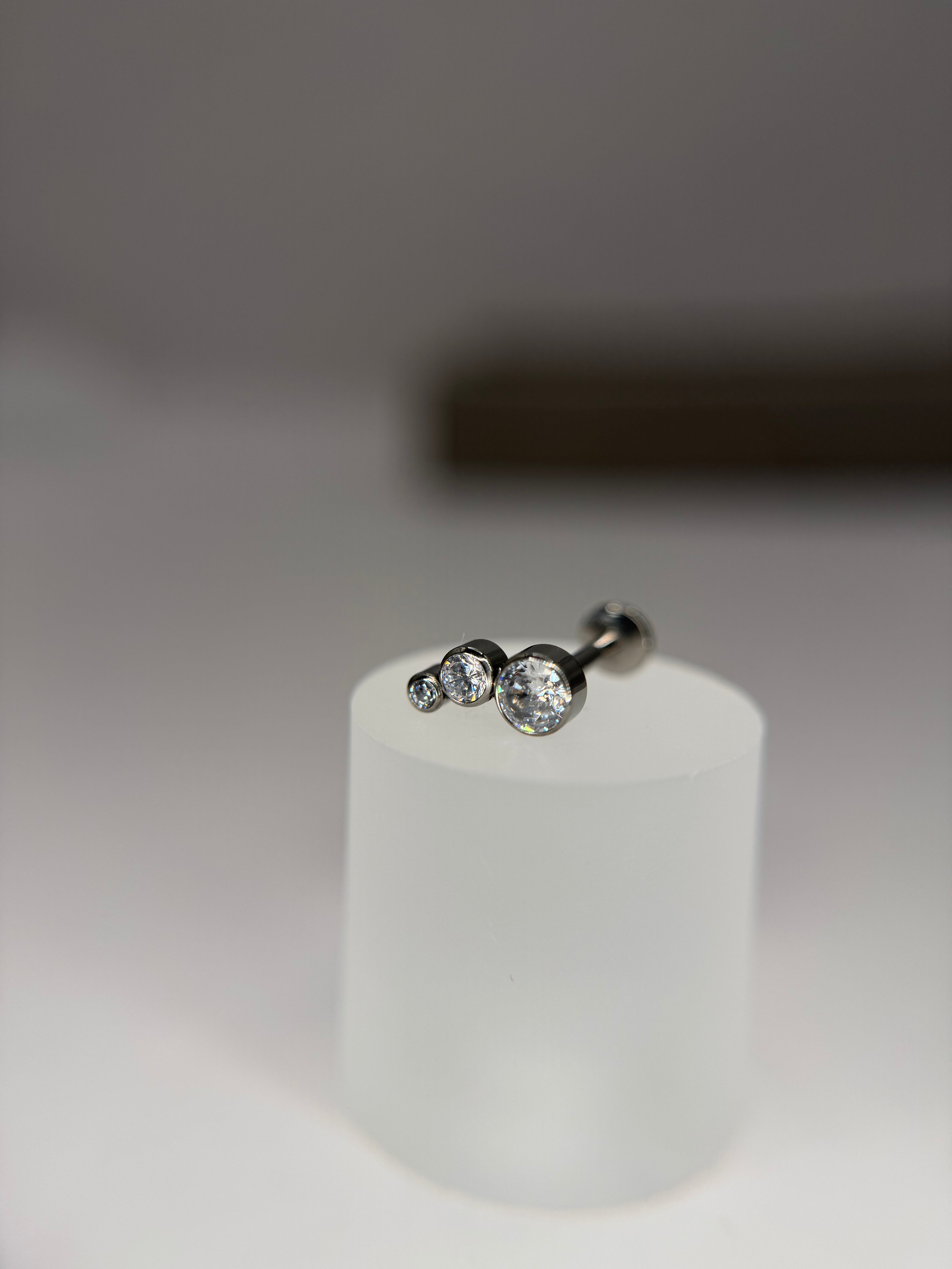 Labret Titânio Cluster