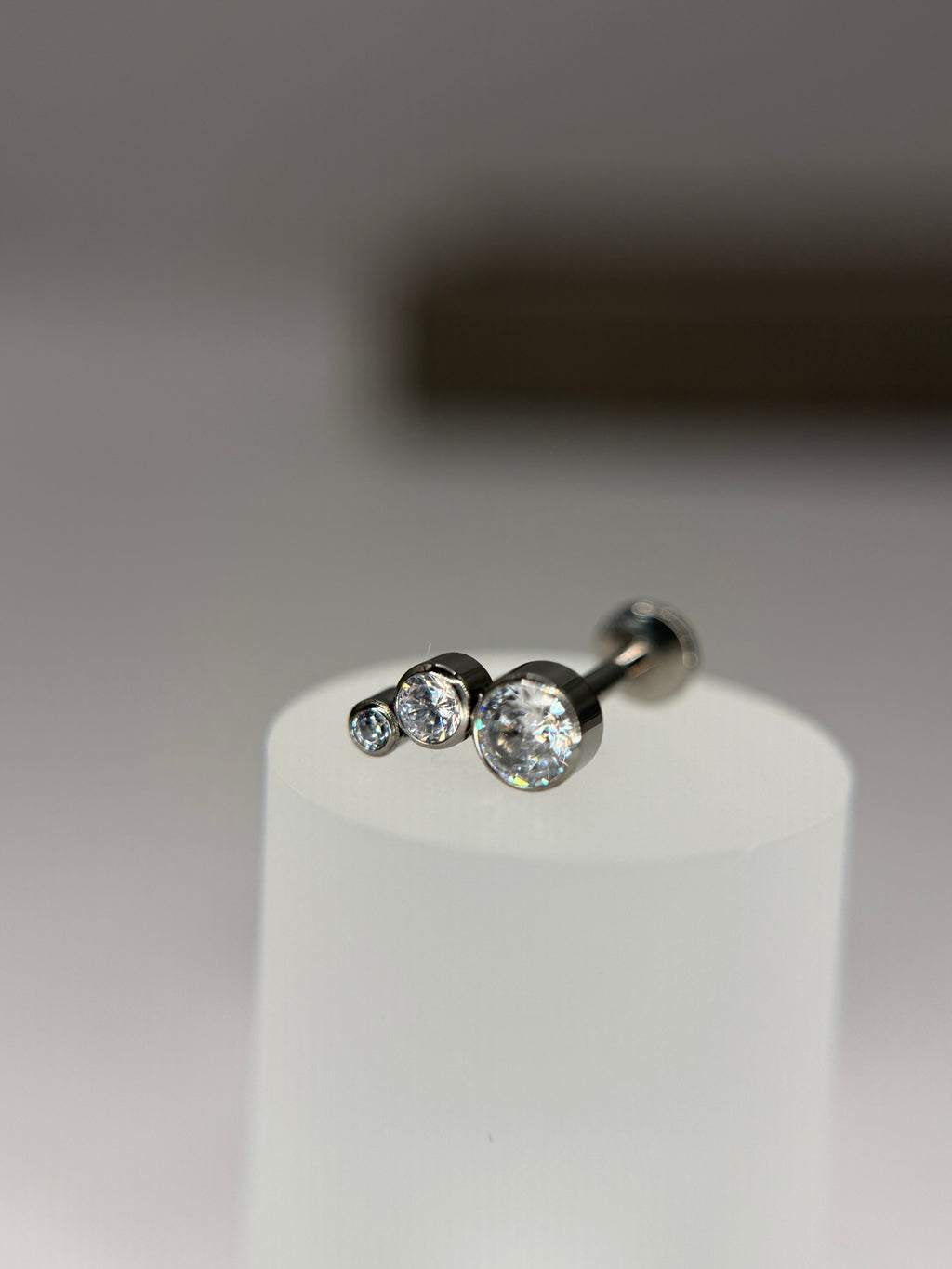 Labret Titânio Cluster