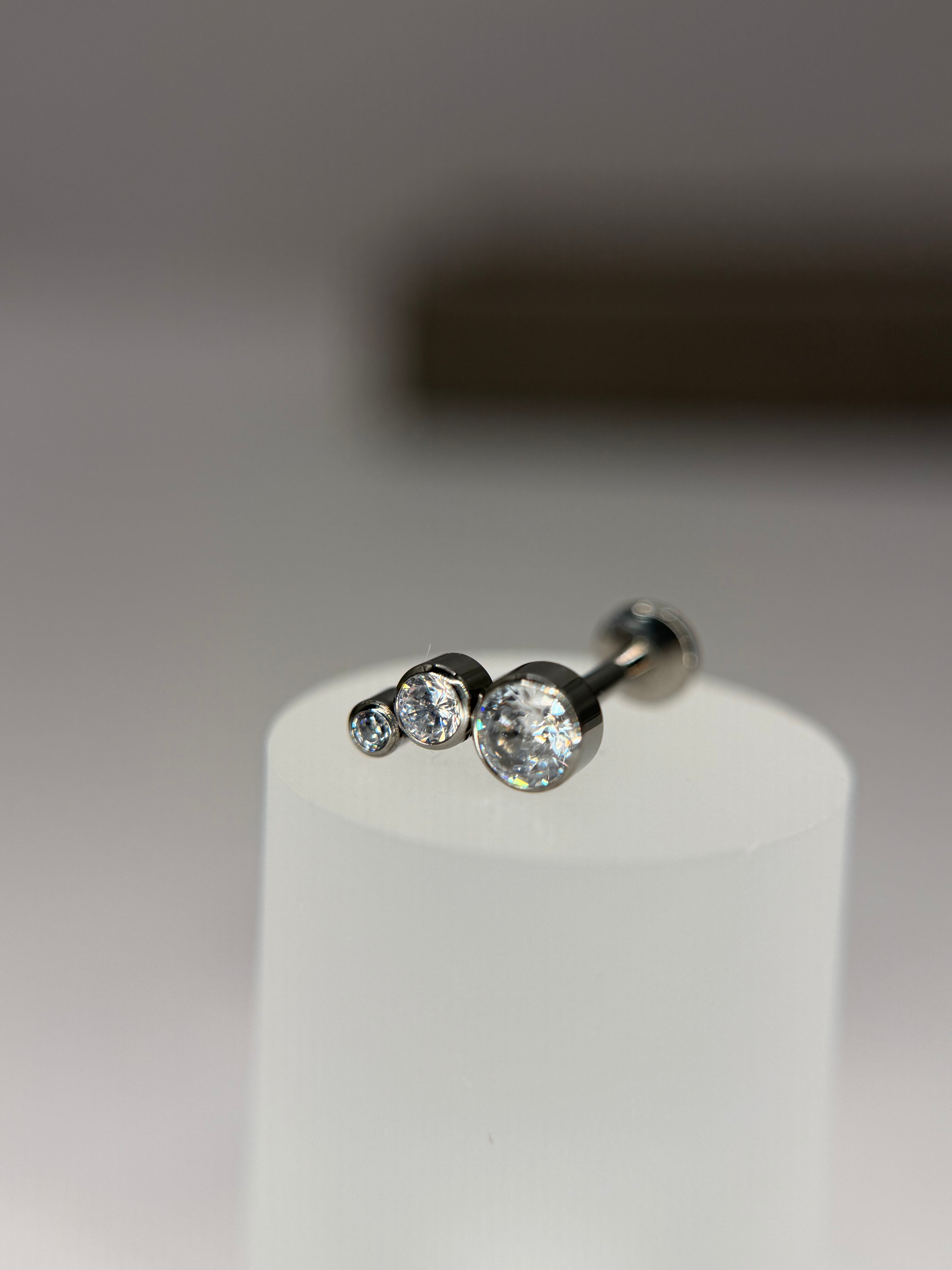 Labret Titânio Cluster